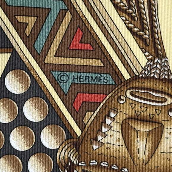 HERMES Yellow Silk Scarf - Picture 4 of 7